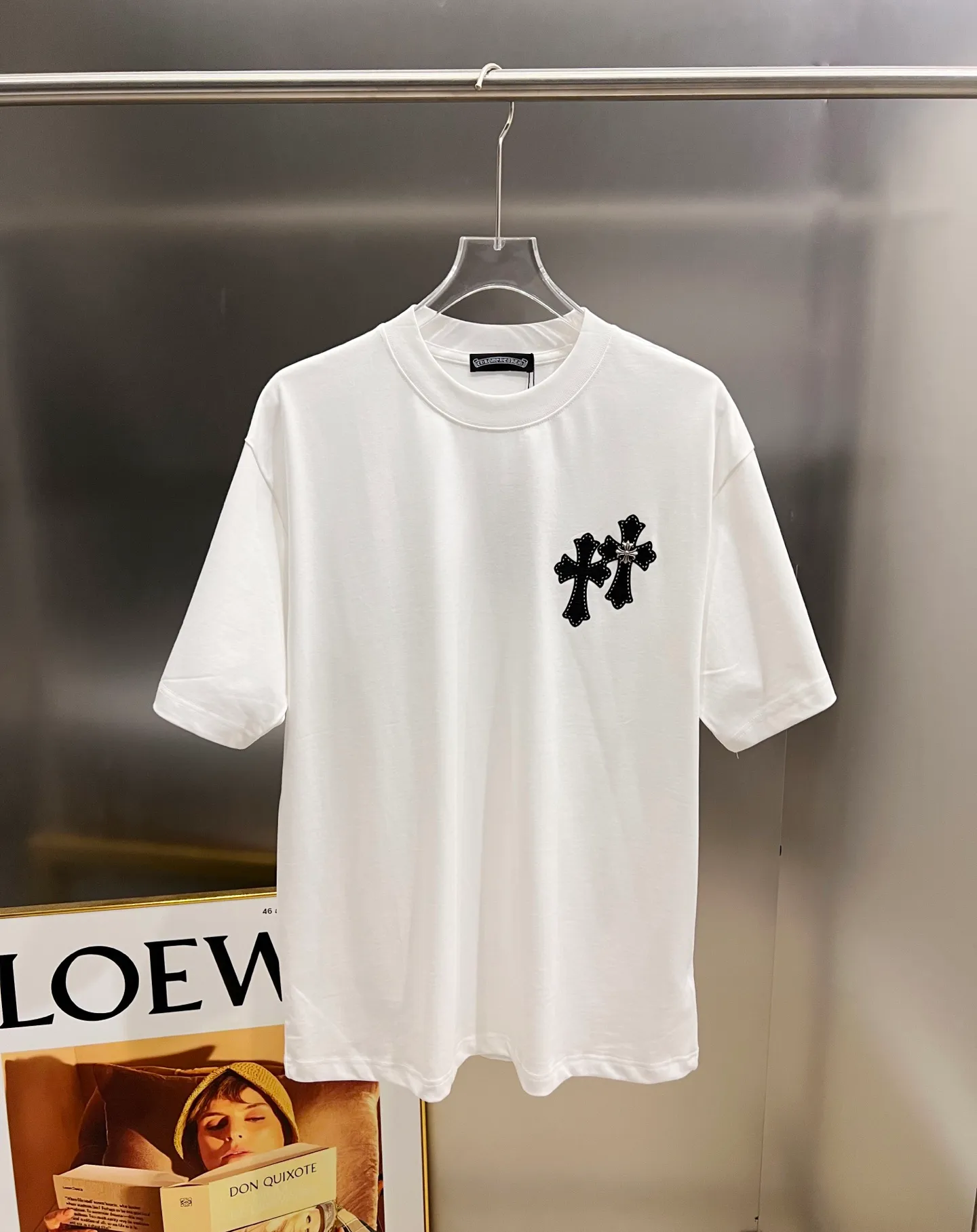 🅿️190 CH Crow 2025 Autumn and Winter New Short-sleeved T-shirt Cross leather craft Customized hardware metal + Middle Eastern Australian diamond design craft The real thing is great🔥Same style for men and women, loose version Size S M L XL XXL Five sizes black white
